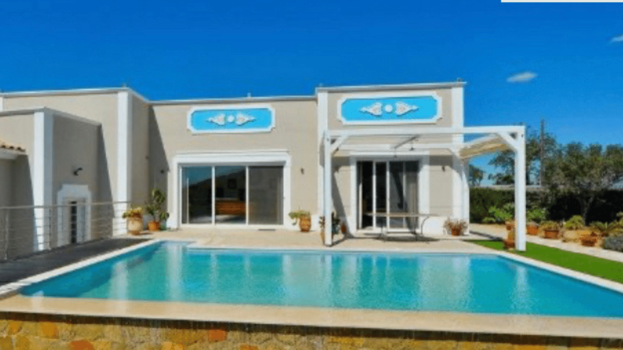 Villa for sale in Estoi – FARO